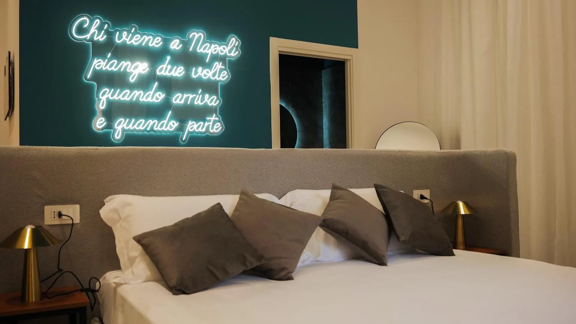 Guest house Toledo Luxury Rooms - Lr Collection Naples Italy