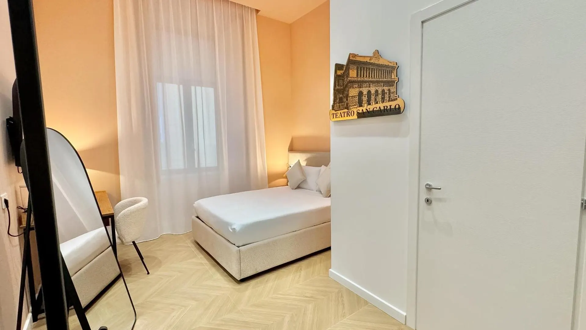 Guest house Toledo Luxury Rooms - Lr Collection Naples Italy